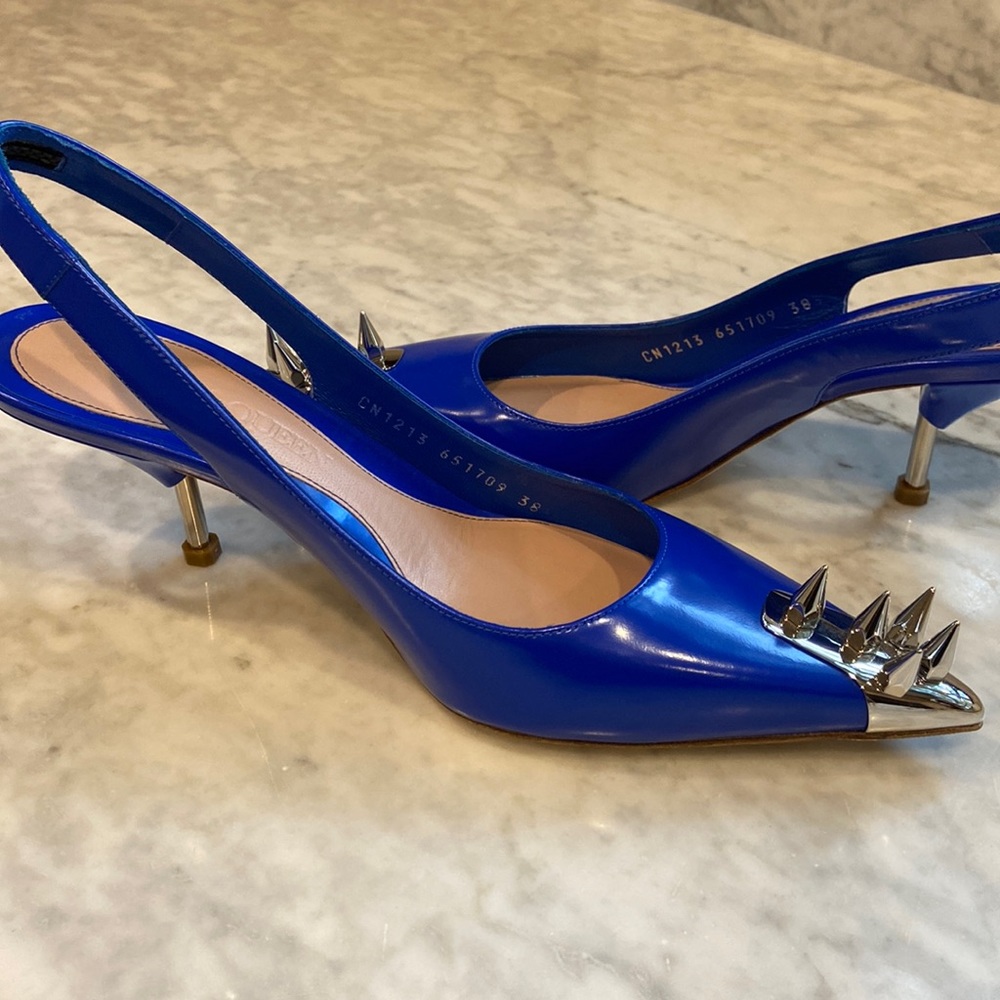 Punkstud Calfskin Slingback
Pumps